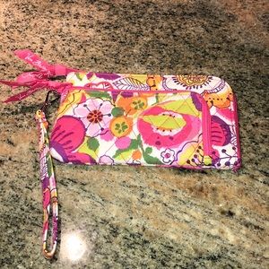 Vera Bradley Clementine wristlet
